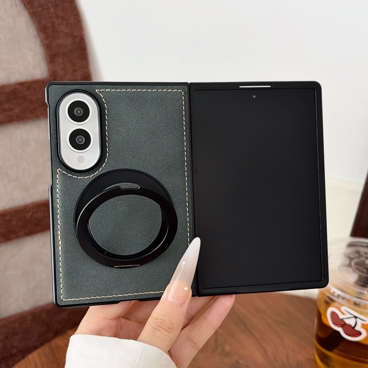 高級羊革製スマホケース Samsung Galaxy Z F - Magnetic Charging Stand のレビューと価格