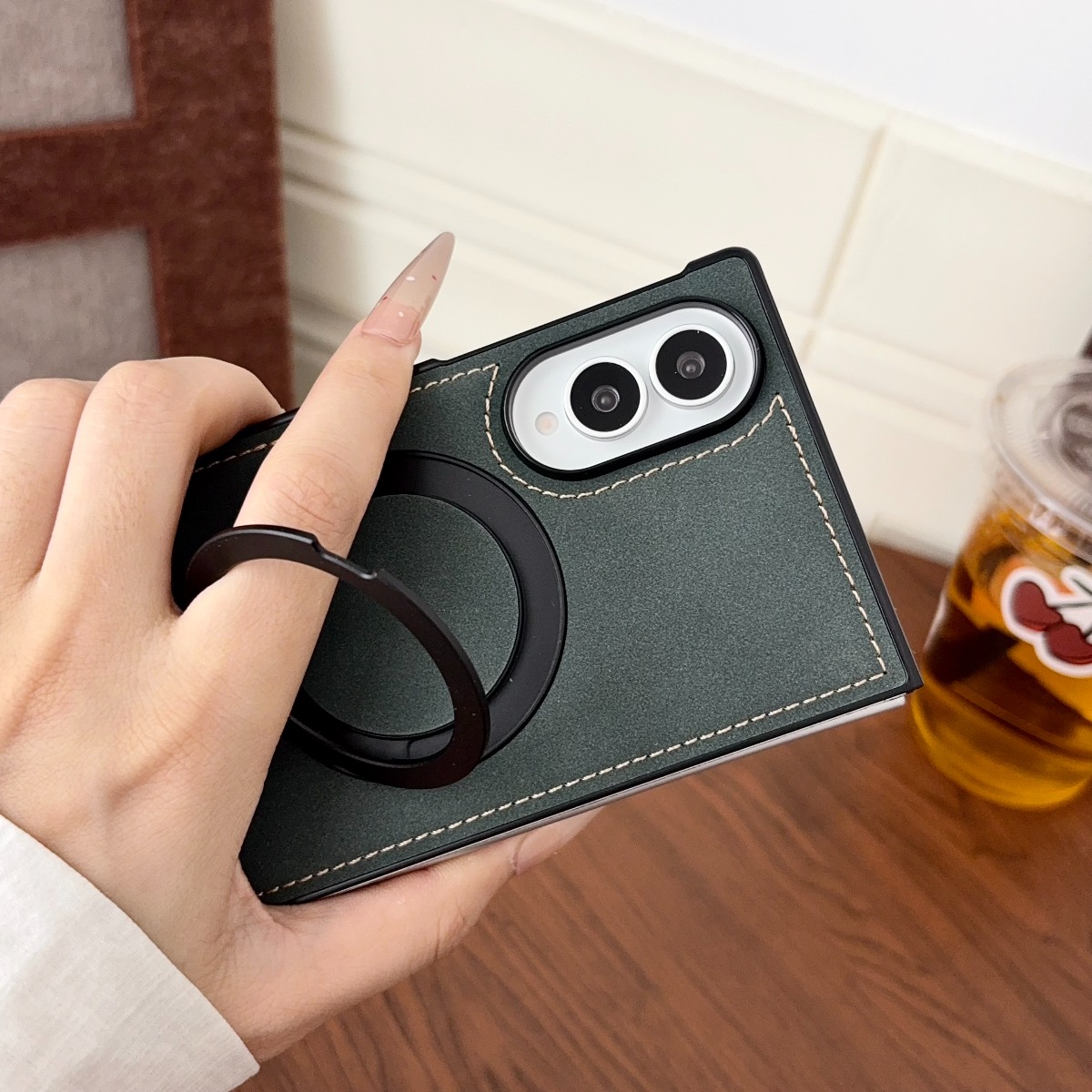 高級羊革製スマホケース Samsung Galaxy Z F - Magnetic Charging Stand のレビューと価格